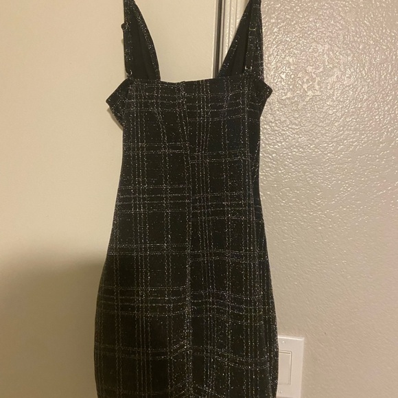 Mini black dress SZ large brand Iris - Picture 3 of 3